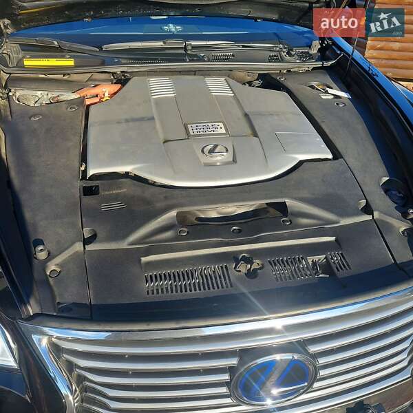 Седан Lexus LS 2014 в Києві