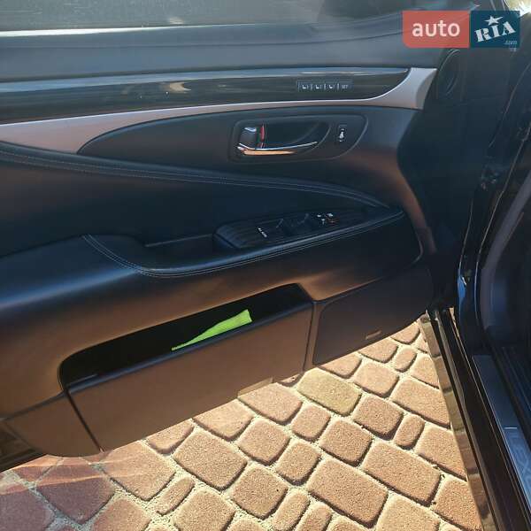 Седан Lexus LS 2014 в Києві