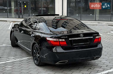 Седан Lexus LS 2008 в Рівному
