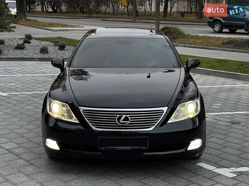 Седан Lexus LS 2008 в Рівному