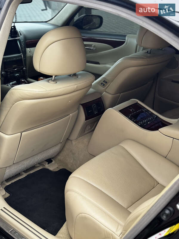 Седан Lexus LS 2008 в Рівному