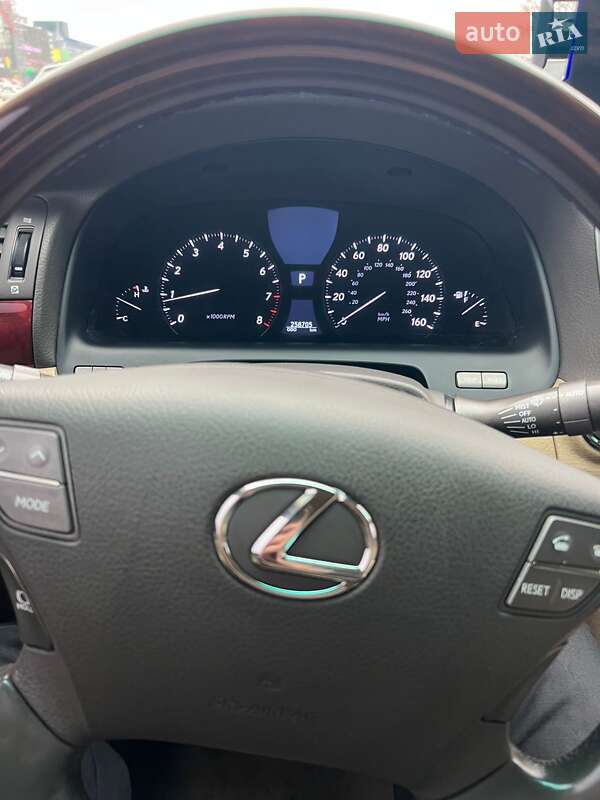 Седан Lexus LS 2007 в Киеве фото 12 Седан Lexus LS 2007 в Киеве