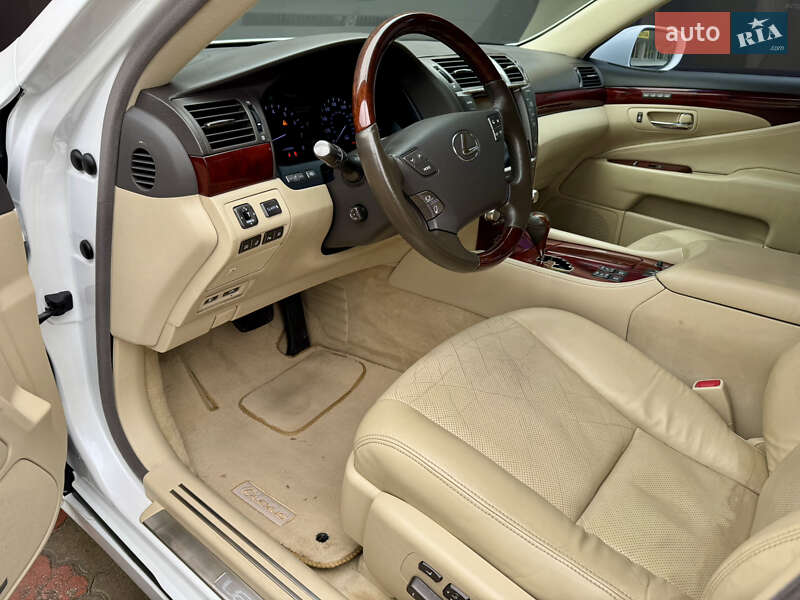 Седан Lexus LS 2010 в Одесі