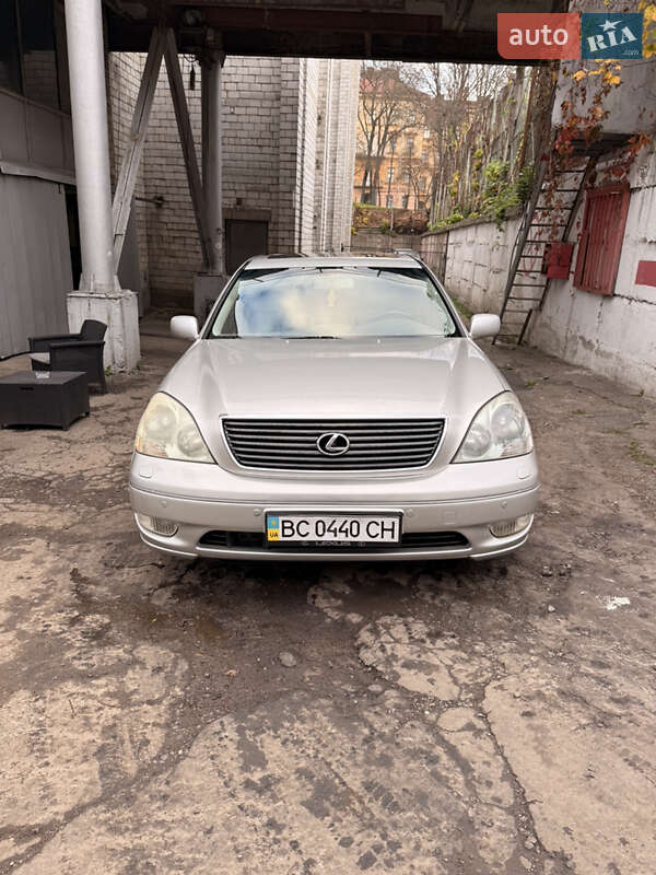 Седан Lexus LS 2001 в Львове