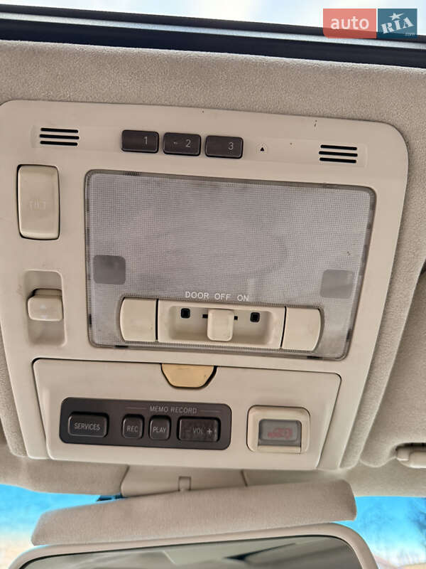 Седан Lexus LS 2001 в Львове