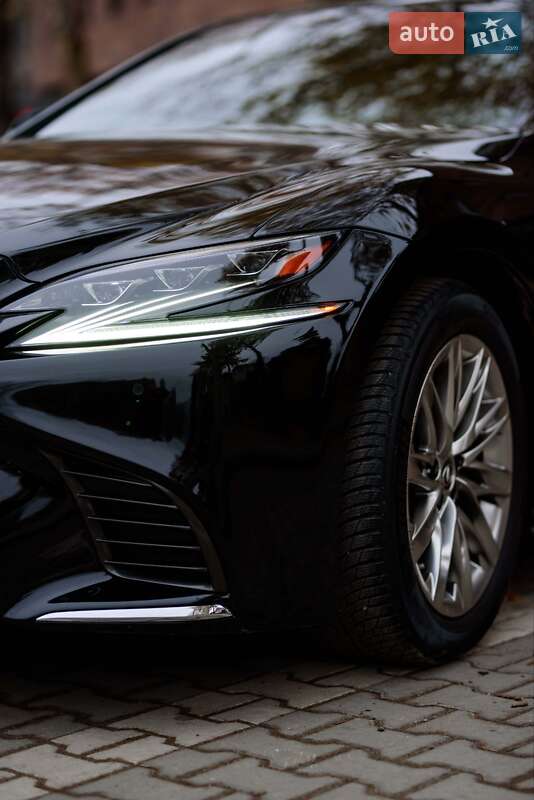 Седан Lexus LS 2018 в Ивано-Франковске
