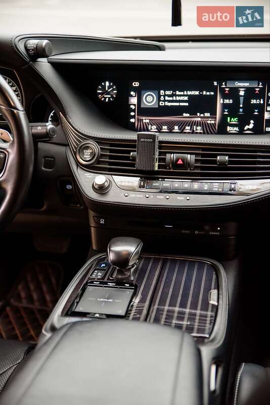 Седан Lexus LS 2018 в Ивано-Франковске