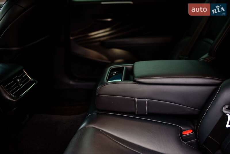 Седан Lexus LS 2018 в Ивано-Франковске