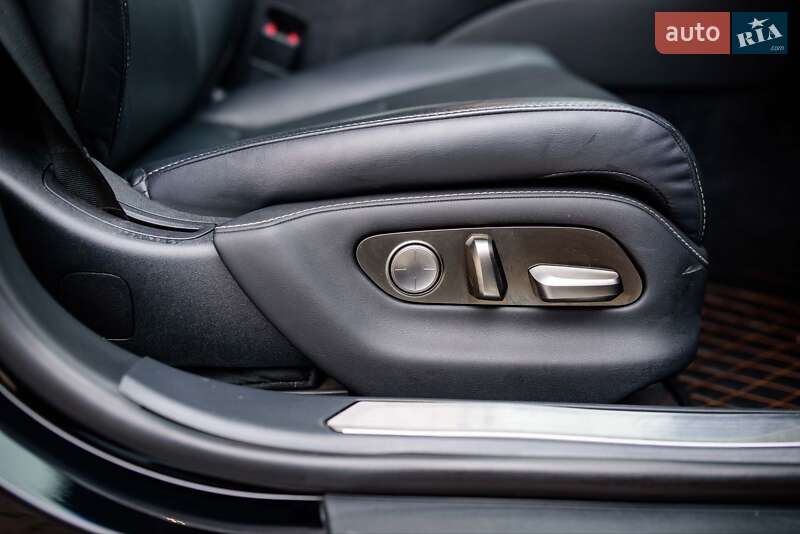 Седан Lexus LS 2018 в Ивано-Франковске