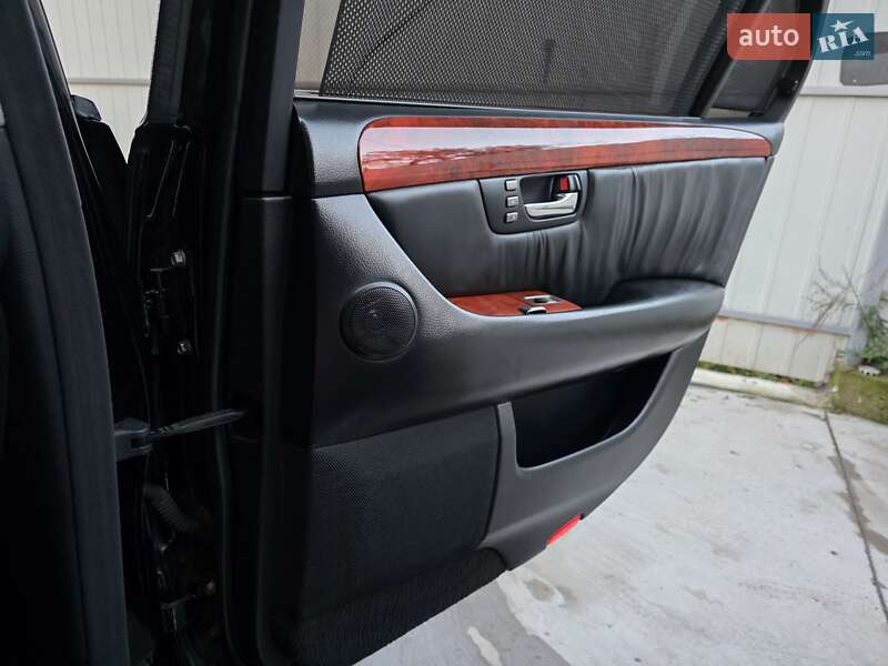 Седан Lexus LS 2005 в Бердичеве