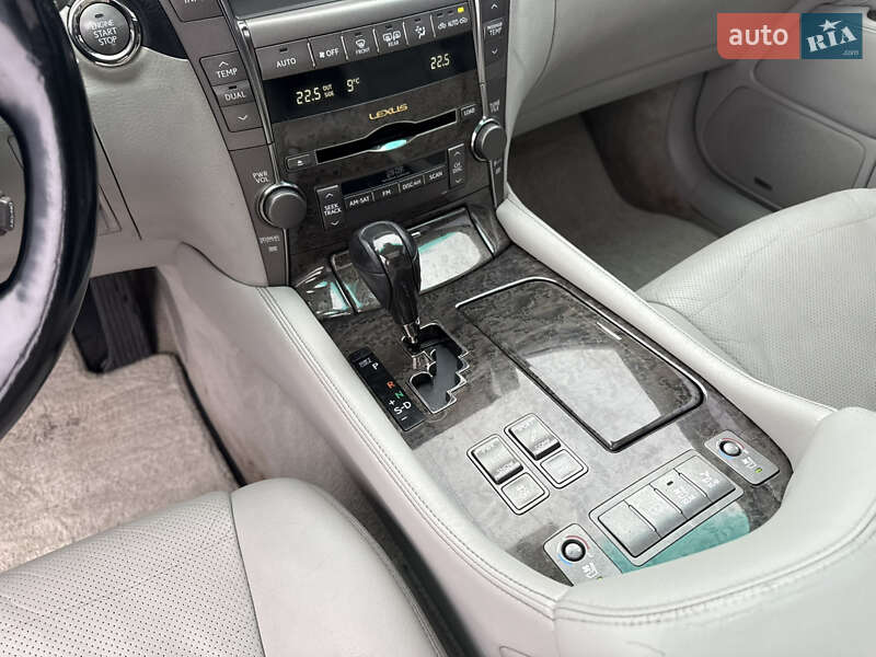 Седан Lexus LS 2007 в Чернигове