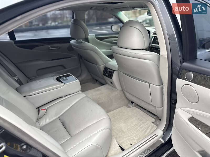 Седан Lexus LS 2007 в Чернигове