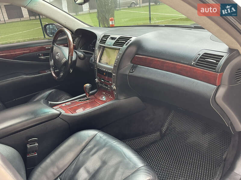 Седан Lexus LS 2007 в Днепре