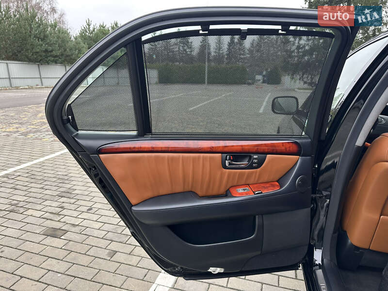 Седан Lexus LS 2004 в Луцке