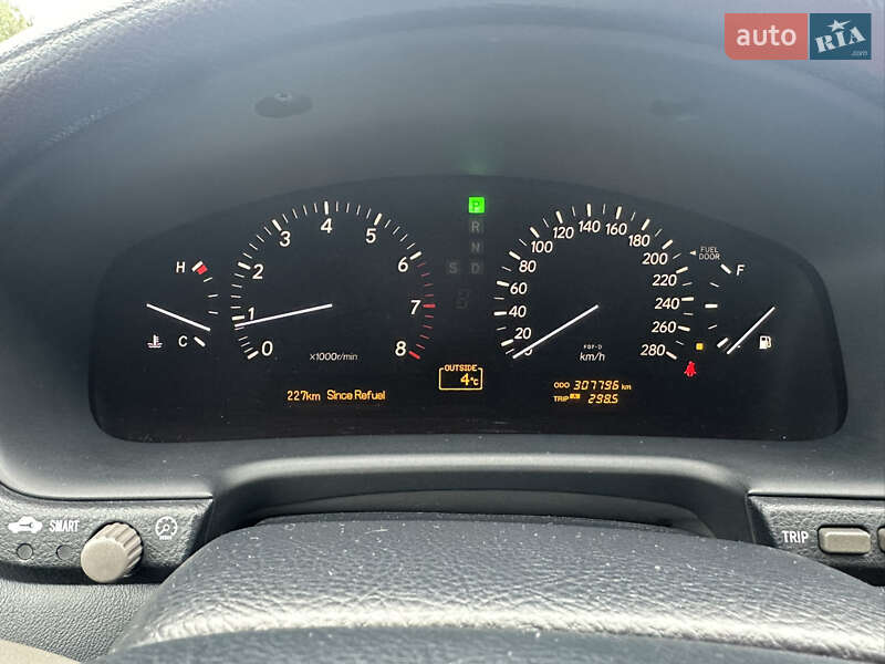 Седан Lexus LS 2004 в Луцке