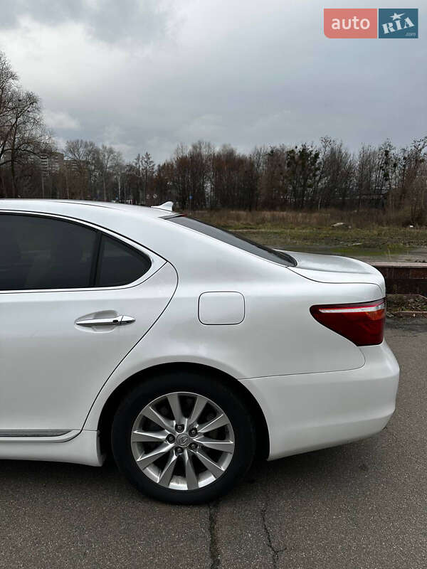 Седан Lexus LS 2011 в Києві