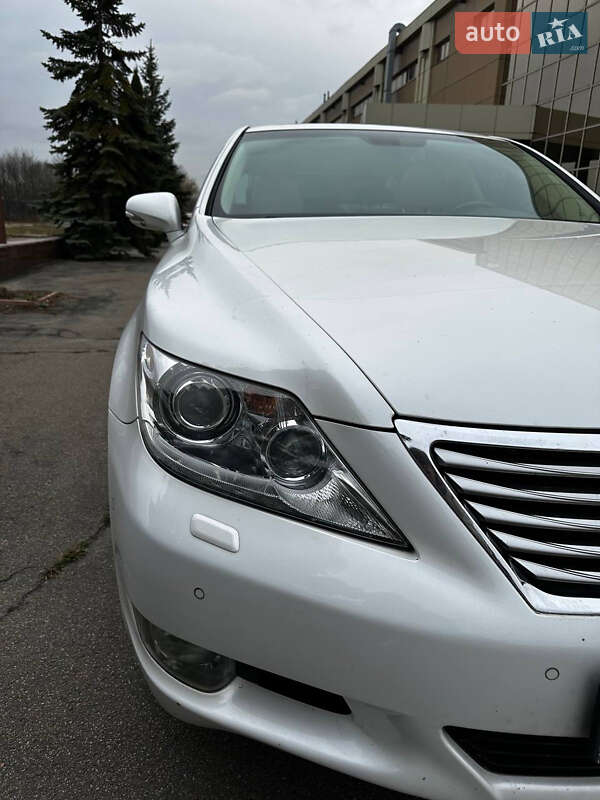 Седан Lexus LS 2011 в Києві