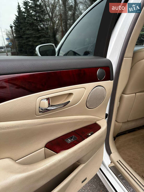 Седан Lexus LS 2011 в Києві