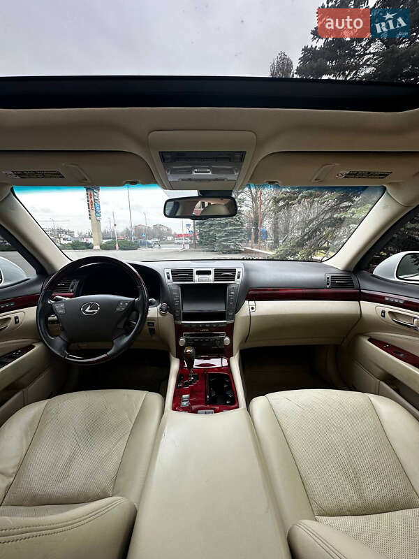 Седан Lexus LS 2011 в Києві