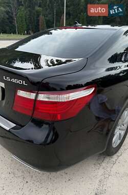 Седан Lexus LS 2007 в Каневе