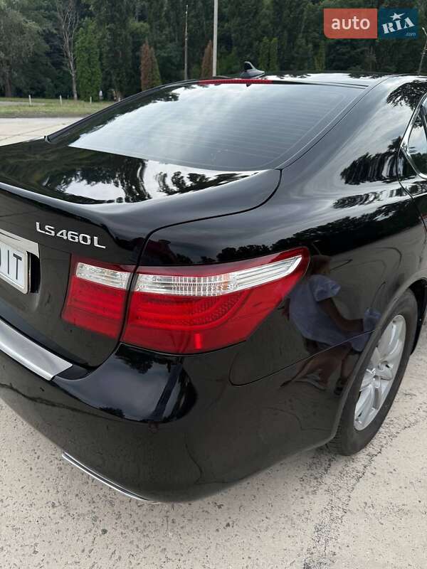 Седан Lexus LS 2007 в Каневе