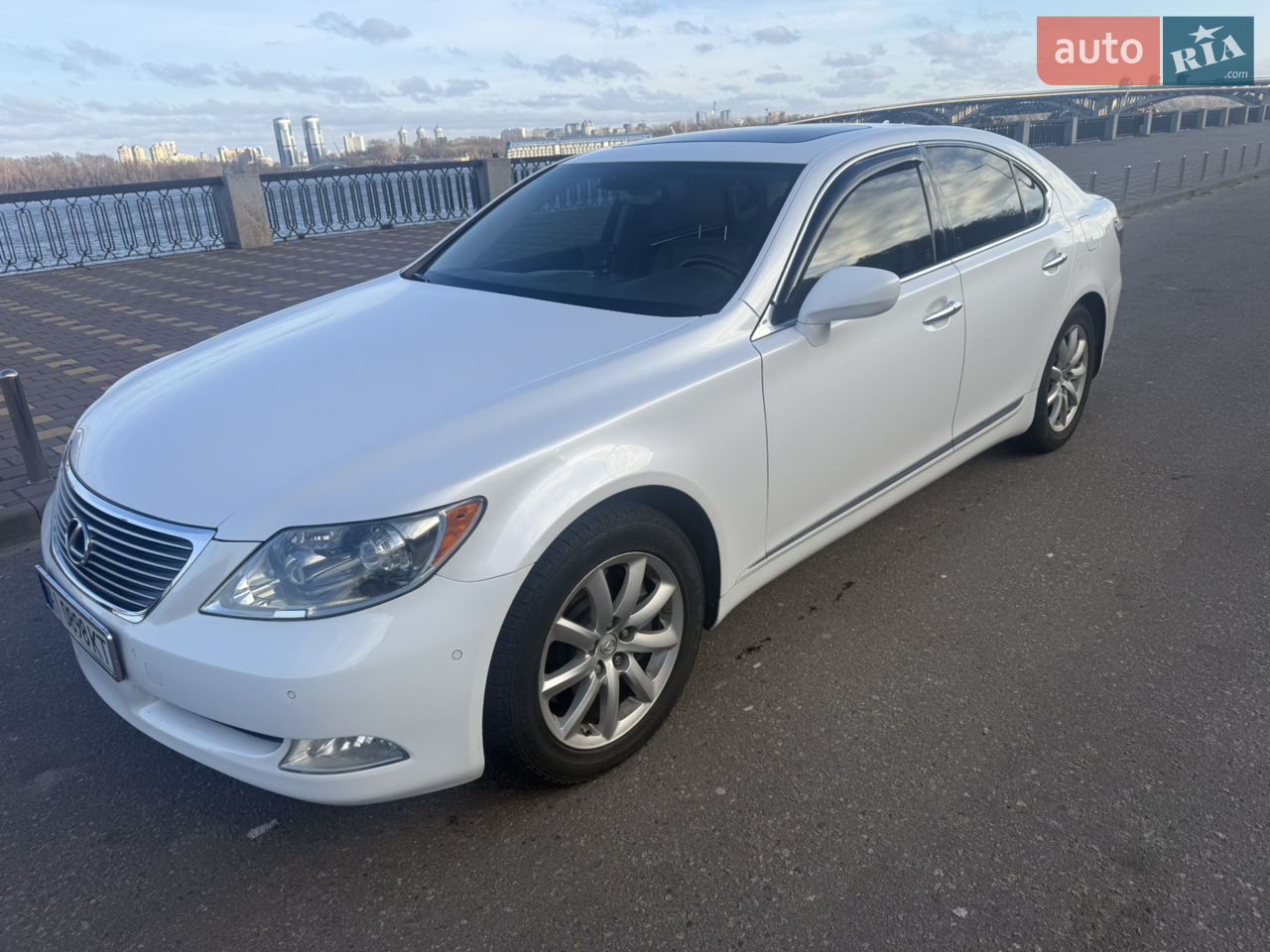 2010 Lexus LS - мініатюра 28