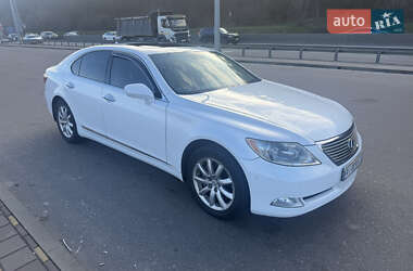 Седан Lexus LS 2009 в Києві