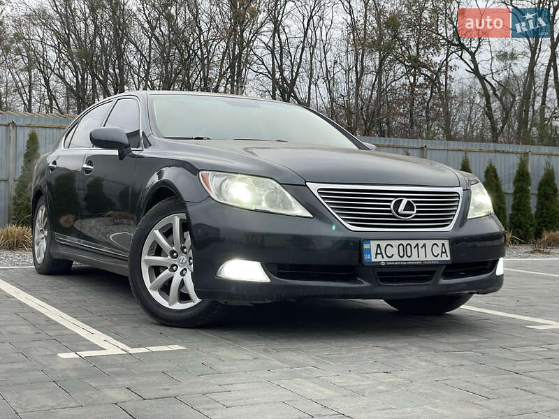 Седан Lexus LS 2007 в Луцке