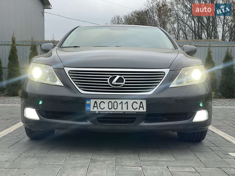 Седан Lexus LS 2007 в Луцке