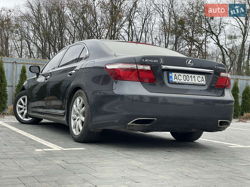 Седан Lexus LS 2007 в Луцке