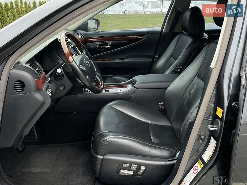 Седан Lexus LS 2007 в Луцке