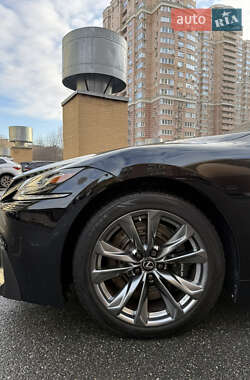 Седан Lexus LS 2018 в Киеве