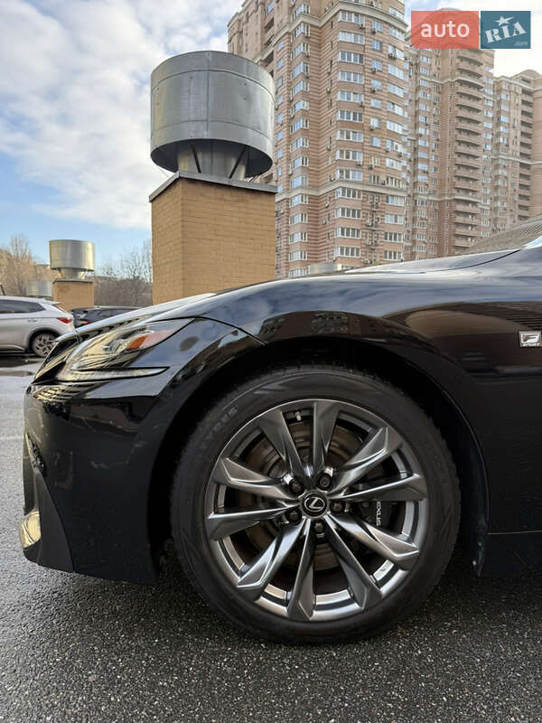 Седан Lexus LS 2018 в Киеве