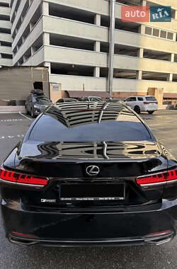 Седан Lexus LS 2018 в Киеве