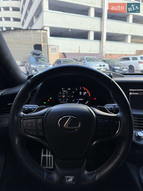 Седан Lexus LS 2018 в Киеве