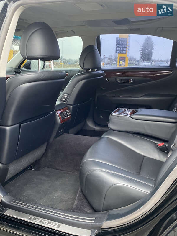 Седан Lexus LS 2008 в Луцьку