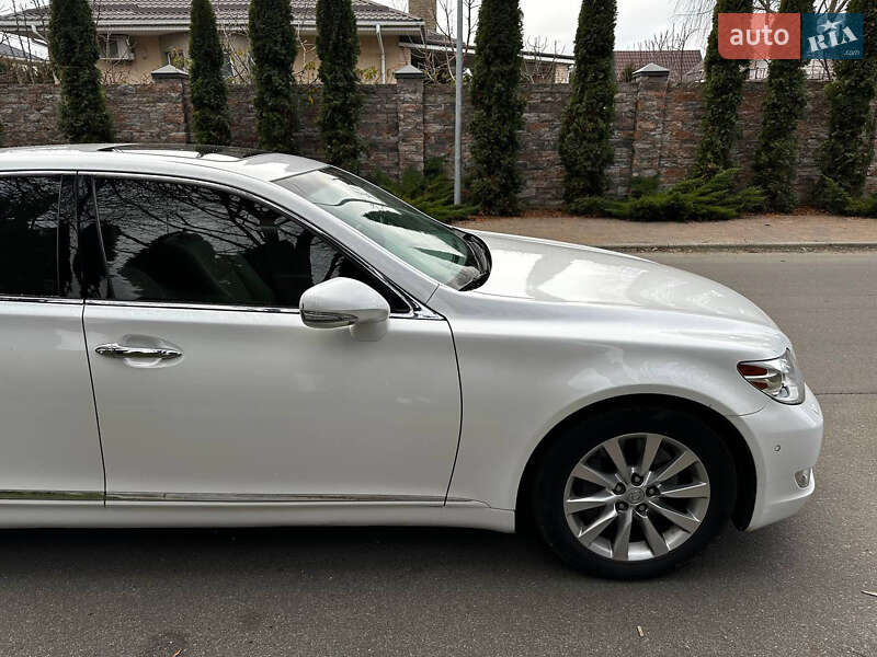 Седан Lexus LS 2011 в Киеве