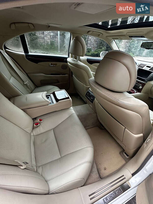 Седан Lexus LS 2011 в Киеве