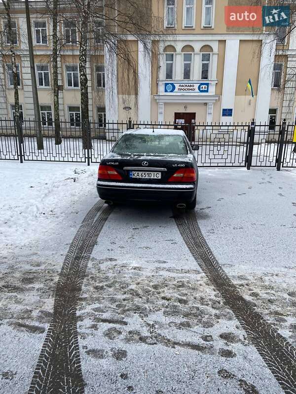 Седан Lexus LS 2003 в Киеве