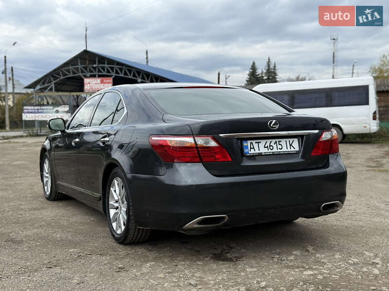 Седан Lexus LS 2011 в Ивано-Франковске