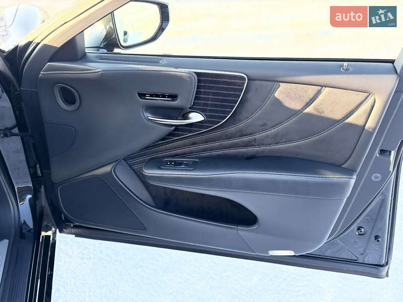 Седан Lexus LS 2018 в Киеве