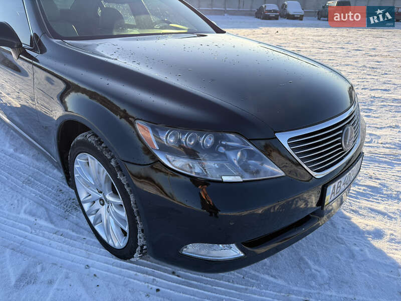 Седан Lexus LS 2008 в Виннице