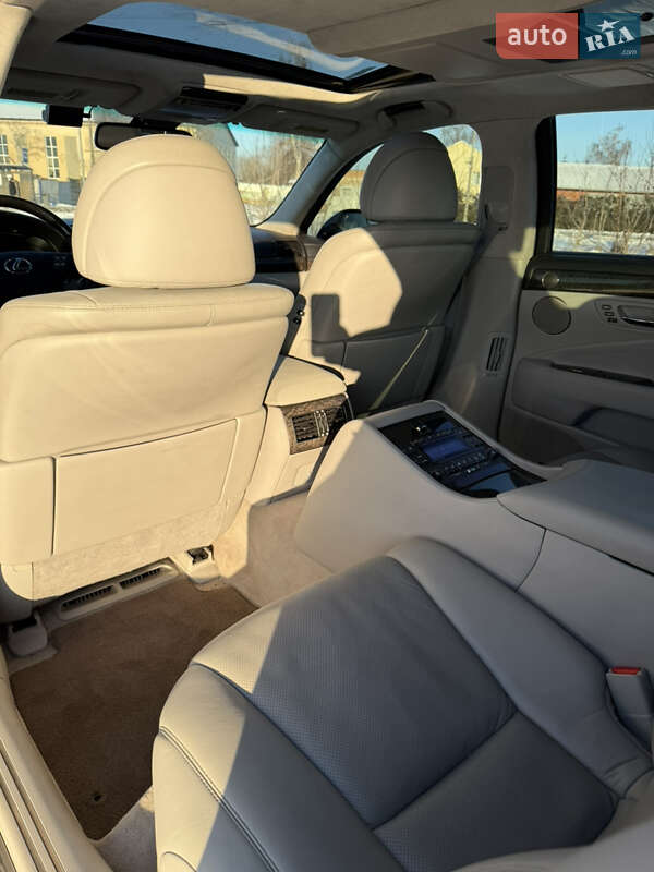 Седан Lexus LS 2008 в Виннице