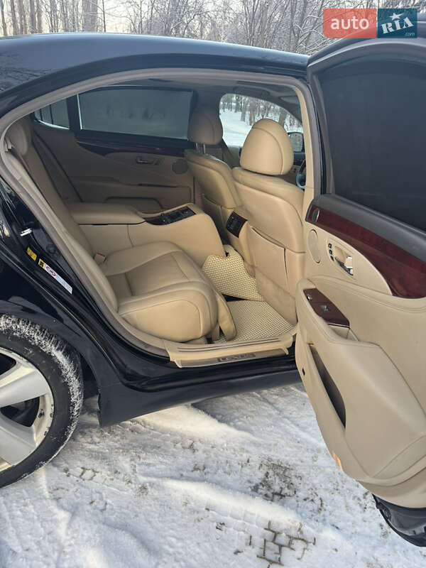 Седан Lexus LS 2007 в Киеве