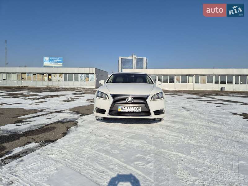 2013 Lexus LS, VIN JTHDL46F205005729:plate — фото 1 (autoria)