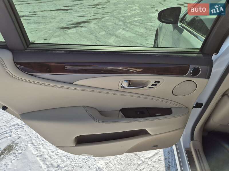 Седан Lexus LS 2013 в Киеве