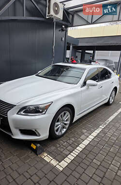 Седан Lexus LS 2013 в Радомышле