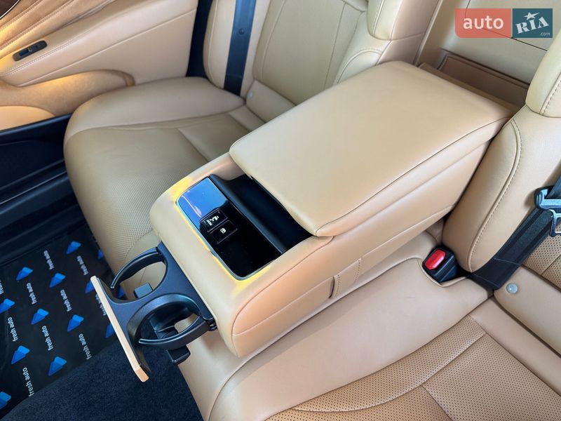 Седан Lexus LS 2022 в Ровно