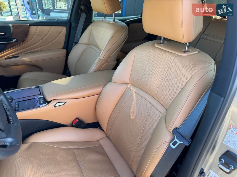 Седан Lexus LS 2022 в Ровно