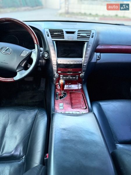 Седан Lexus LS 2006 в Могилев-Подольске